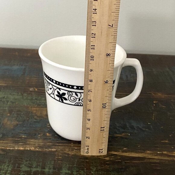 Set Of 4 Corning ware Corelle Mugs - Picture 6 of 7